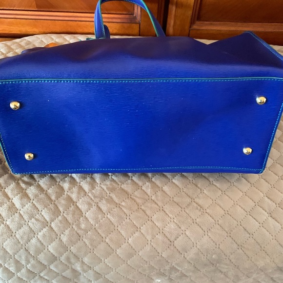 Handbag - Picture 4 of 9